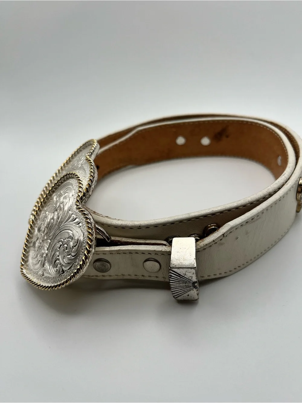 Montana Silversmiths Silver Creek White Genuine Leather Heart Western Belt Sz 32